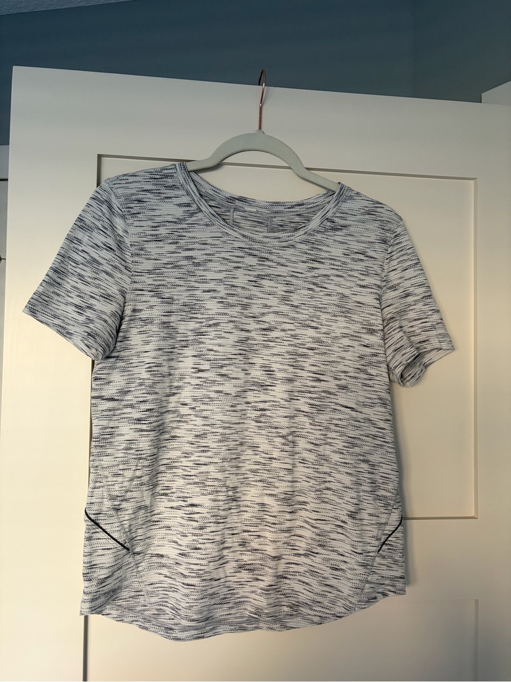 lululemon athletica Short Sleeve Heathered Tee in White & Black Speckle